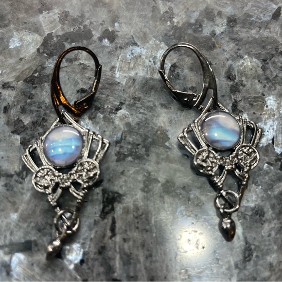 2/$25 or 3/$35 NWOT Dangling gunmetal grey tone earrings w/blue stone - Picture 6 of 9